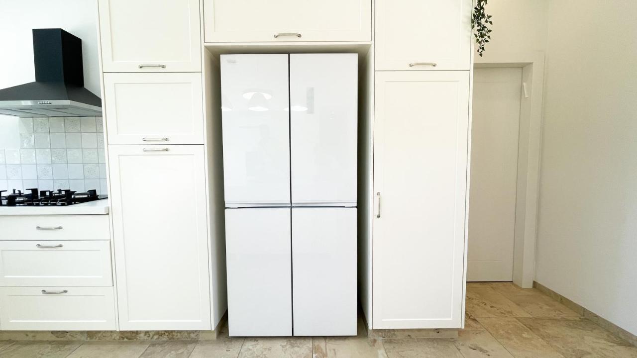 הבית הלבן בכפר בלום Villa Екстериор снимка