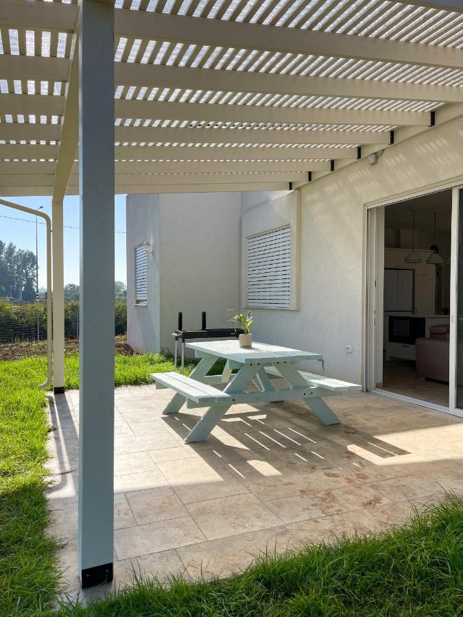 הבית הלבן בכפר בלום Villa Екстериор снимка